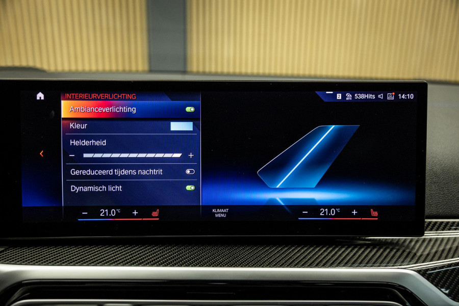 BMW 3-serie M340i xDrive | M-Performance Pack | M-stoelen | Head-Up | Carbon inleg | 20'' velgen | Sportstuur |