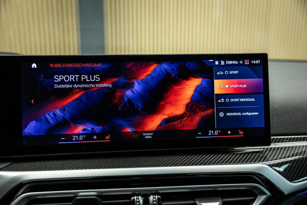 BMW 3-serie M340i xDrive | M-Performance Pack | M-stoelen | Head-Up | Carbon inleg | 20'' velgen | Sportstuur |