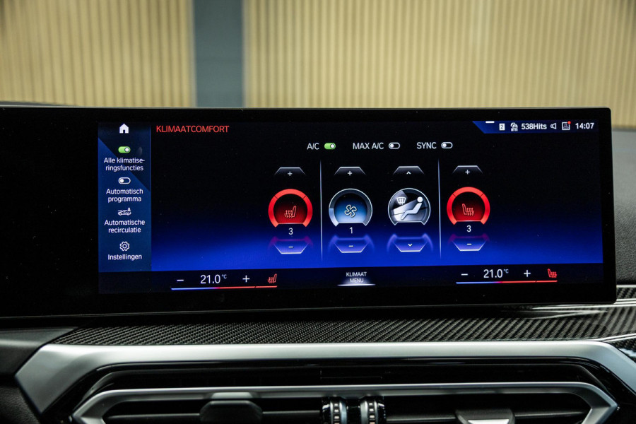 BMW 3-serie M340i xDrive | M-Performance Pack | M-stoelen | Head-Up | Carbon inleg | 20'' velgen | Sportstuur |