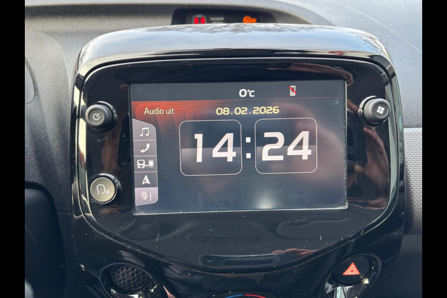 Peugeot 108 1.0 e-VTi Allure 5drs | Navigatie | Rijklaar geleverd incl 12 maanden BOVAG garantie! |