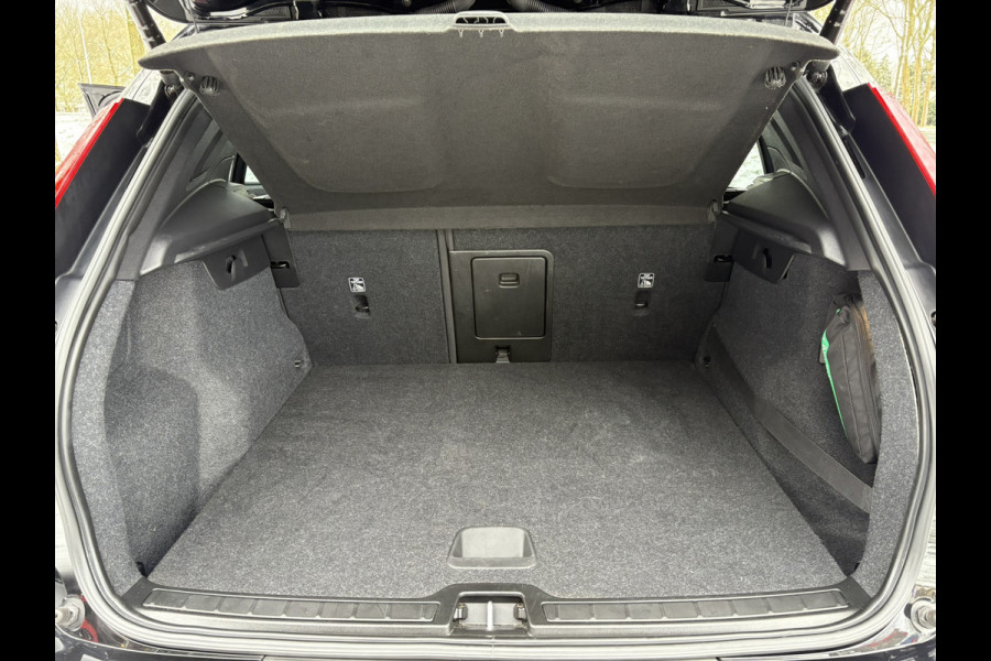 Volvo XC40 1.5 T2 Business Pro NL-AUTO / Trekhaak / Carplay / ACC