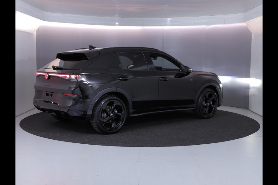 Volkswagen T-Roc R-Line First Edition 1.5 eTSI 110 kW / 150 PK SUV