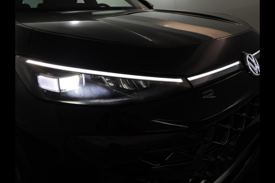 Volkswagen T-Roc R-Line First Edition 1.5 eTSI 110 kW / 150 PK SUV