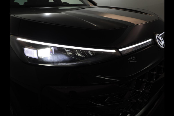 Volkswagen T-Roc R-Line First Edition 1.5 eTSI 110 kW / 150 PK SUV