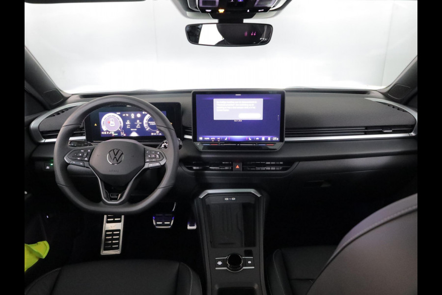 Volkswagen T-Roc R-Line First Edition 1.5 eTSI 110 kW / 150 PK SUV