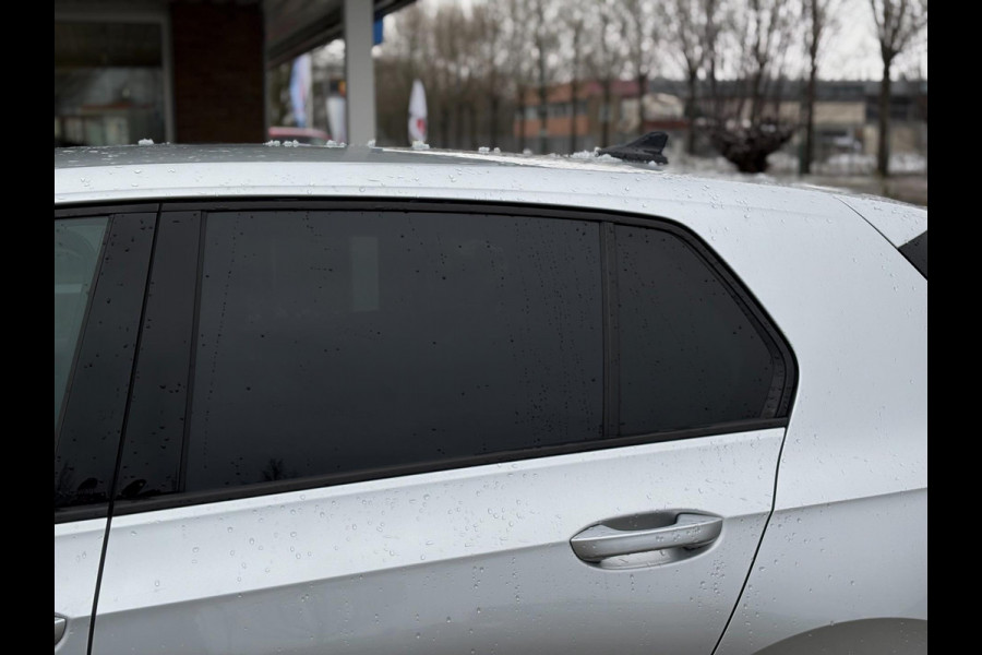 Volkswagen Golf 1.0 TSI Life | Navi, ACC, Airco, Stuur + Stoelverw, Carplay/Android | Dealeronderhouden | NAP |