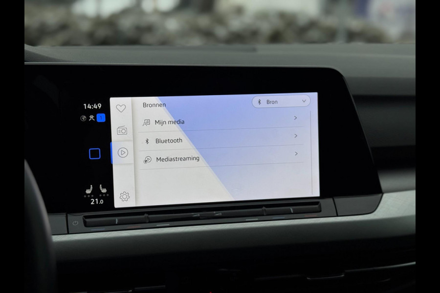 Volkswagen Golf 1.0 TSI Life | Navi, ACC, Airco, Stuur + Stoelverw, Carplay/Android | Dealeronderhouden | NAP |