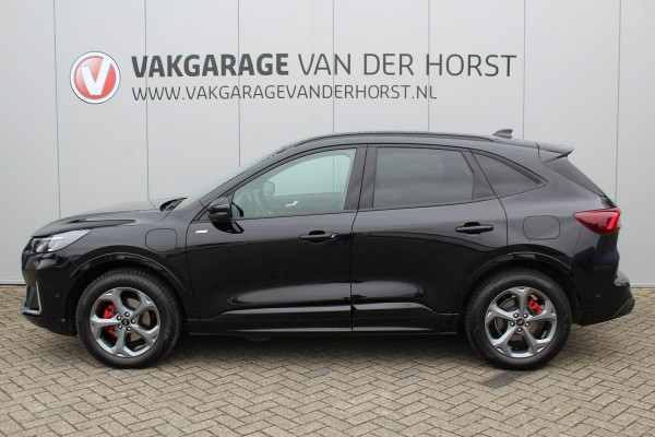 Ford Kuga 2.5-243pk PHEV ST-Line X. Trekgewicht 2.100kg. Nieuw Model ! Van €. 54.937,- voor €. 43.735,- Trekgewicht van 2.100kg ! Elektr. panodak., elektr. trekhaak, stoel-, stuur- en voorraamverw., 360gr. Camera, HUD, AppleCarplay/Androidauto, Elektr. verstelb. comfortstoelen, LED verl.