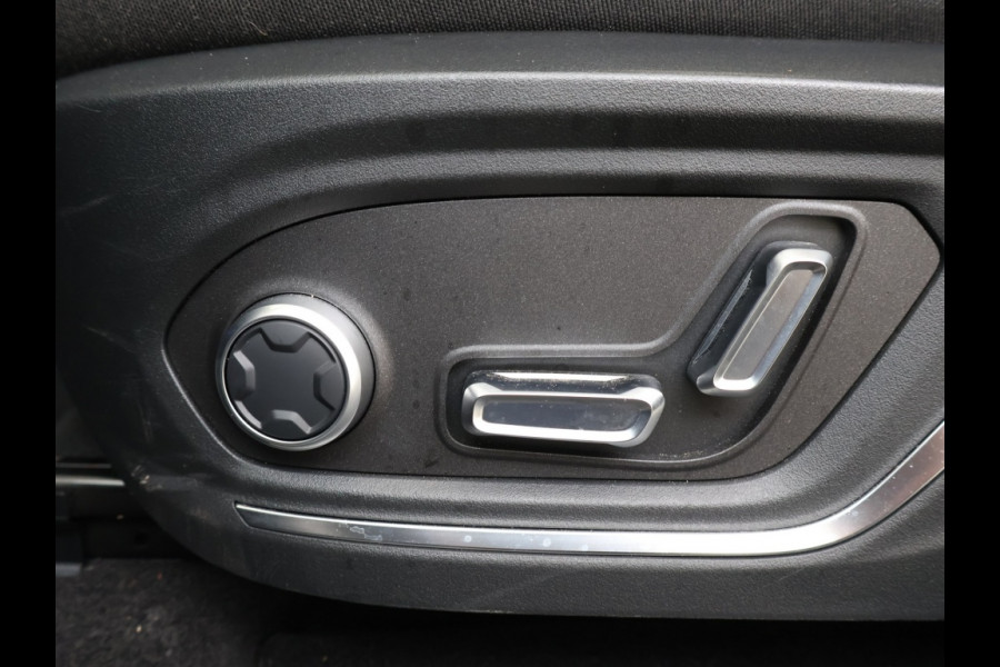 Lynk & Co 01 262PK PLUGIN HYBRID | PANO | 1.800KG TREKGEWICHT | 2023