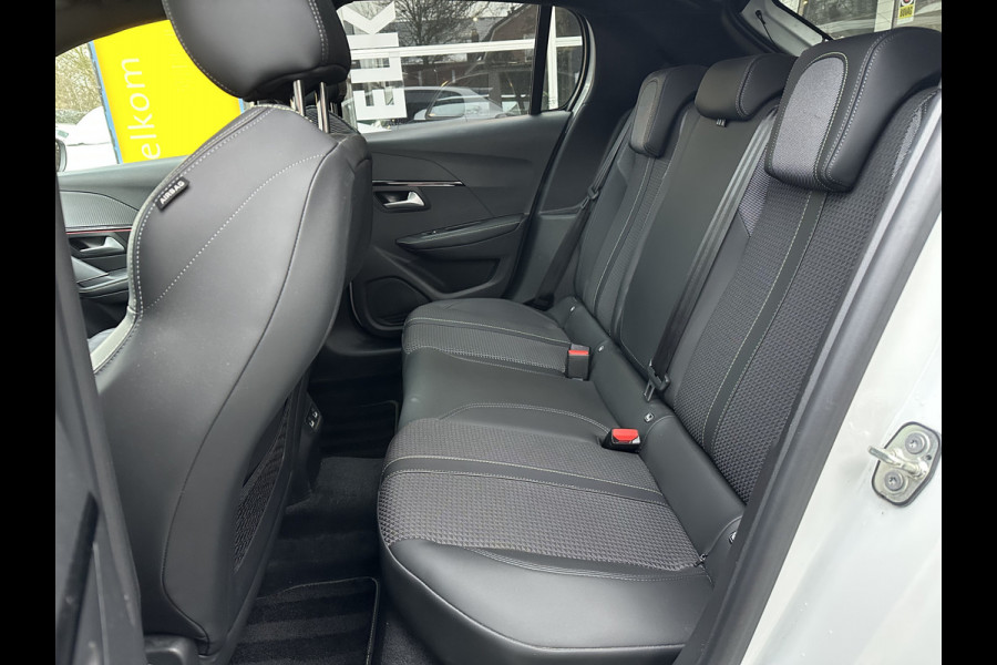 Peugeot 208 1.2 PureTech GT-Line CLIMA / CRUISE / PANO / 3D / AUTO / CAMERA