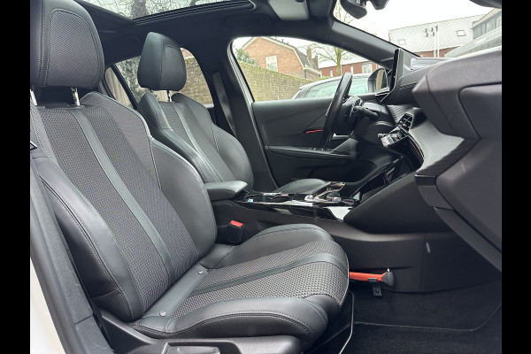 Peugeot 208 1.2 PureTech GT-Line CLIMA / CRUISE / PANO / 3D / AUTO / CAMERA