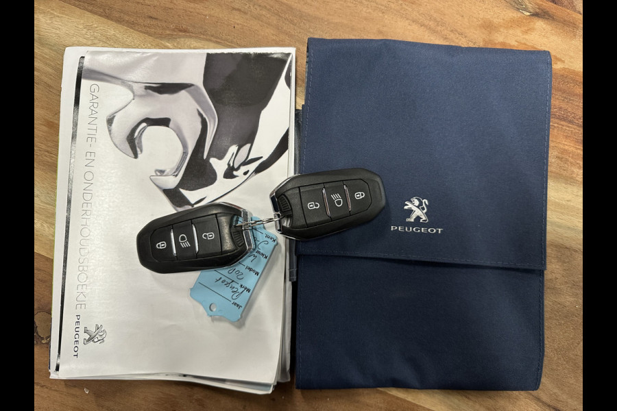 Peugeot 208 1.2 PureTech GT-Line CLIMA / CRUISE / PANO / 3D / AUTO / CAMERA