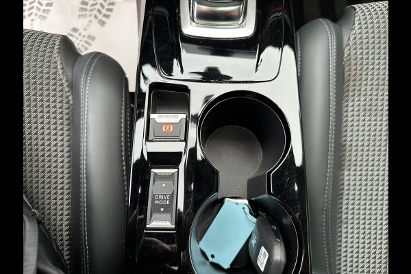 Peugeot 208 1.2 PureTech GT-Line CLIMA / CRUISE / PANO / 3D / AUTO / CAMERA