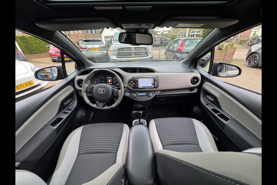 Toyota Yaris 1.5 Hybrid Bi-Tone Plus 2018 AUT NAVI CLIMA NAP