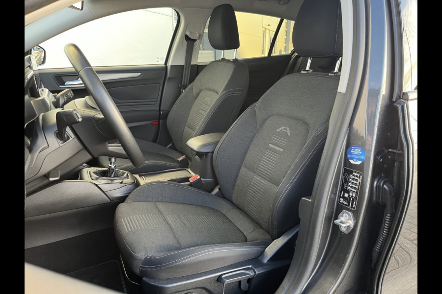 Ford FOCUS Wagon 1.0 EcoB. Active Bns TREKHAAK! WINTERPACK! DESIGNPACK