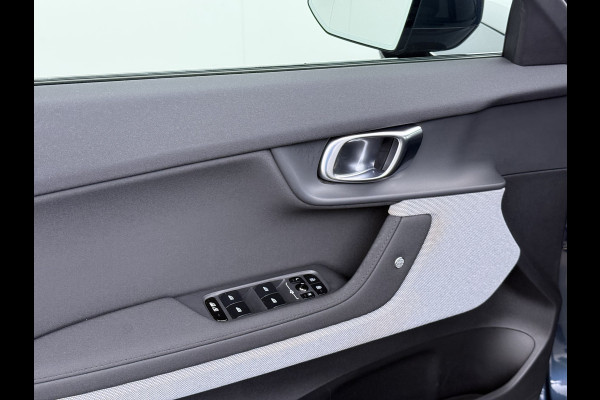 Polestar 2 408PK AWD Long Range Dual Motor 78kWh SOH 93% Trekhaak Adap.Cruise HarmanKardon®-Audio Panoramadak Apple Carplay Android Auto Na Elek.Achterklep/Stoelen Lmv 19" Google Maps Keyless Led Origineel Nederlandse Auto Dealeronderhouden 4WD