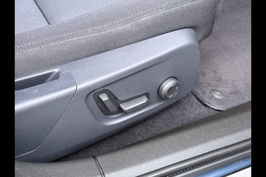 Polestar 2 408PK AWD Long Range Dual Motor 78kWh SOH 93% Trekhaak Adap.Cruise HarmanKardon®-Audio Panoramadak Apple Carplay Android Auto Na Elek.Achterklep/Stoelen Lmv 19" Google Maps Keyless Led Origineel Nederlandse Auto Dealeronderhouden 4WD