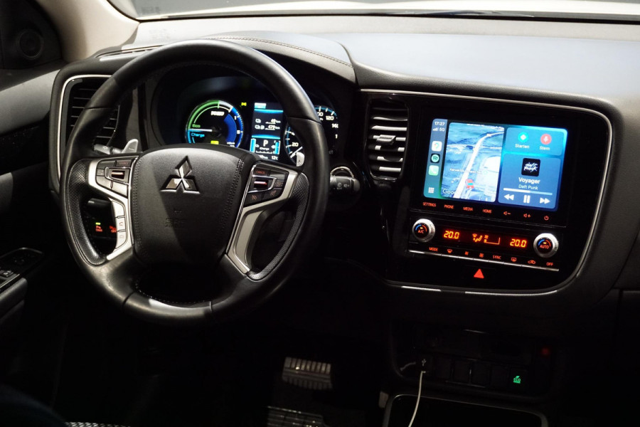 Mitsubishi Outlander 2.4 PHEV Pure + TREKHAAK / CARPLAY / CAMERA / STOELVERWARMING /