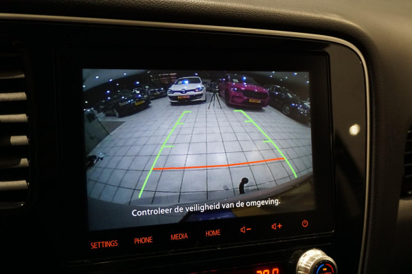 Mitsubishi Outlander 2.4 PHEV Pure + TREKHAAK / CARPLAY / CAMERA / STOELVERWARMING /