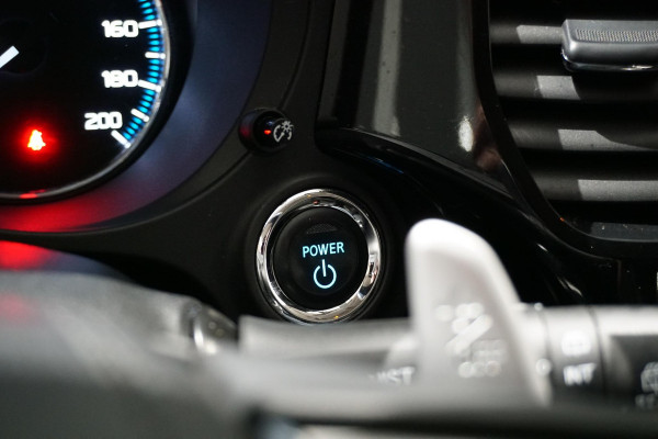 Mitsubishi Outlander 2.4 PHEV Pure + TREKHAAK / CARPLAY / CAMERA / STOELVERWARMING /