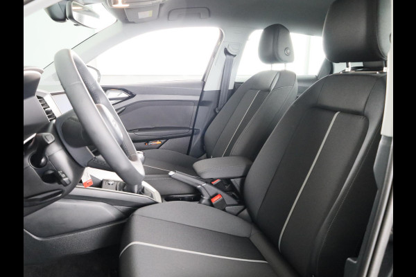 Audi A1 Sportback 25 TFSI S edition 95pk | Parkeerhulp plus | Automatische airco | Navigatie via App | 17 inch lichtmetalen velgen | Dak in contrast kleur