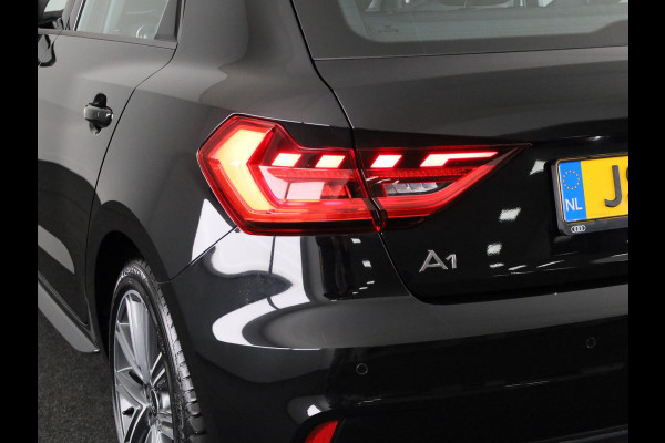 Audi A1 Sportback 25 TFSI S edition 95pk | Parkeerhulp plus | Automatische airco | Navigatie via App | 17 inch lichtmetalen velgen | Dak in contrast kleur