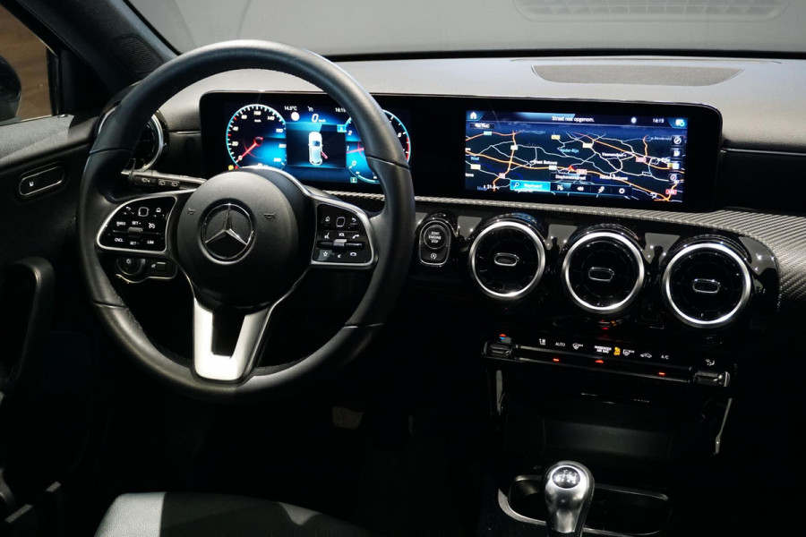 Mercedes-Benz A-Klasse 180 136PK + WIDE SCREEN / CAMERA / STOELVERWARMING /