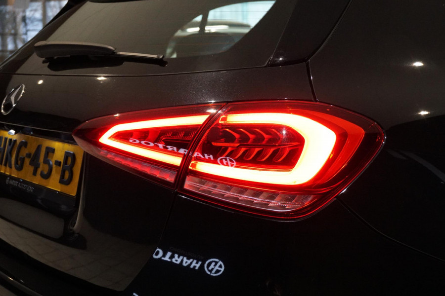 Mercedes-Benz A-Klasse 180 136PK + WIDE SCREEN / CAMERA / STOELVERWARMING /