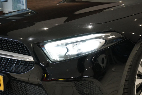 Mercedes-Benz A-Klasse 180 136PK + WIDE SCREEN / CAMERA / STOELVERWARMING /