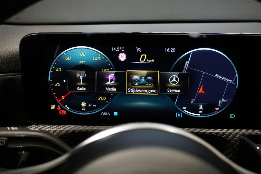 Mercedes-Benz A-Klasse 180 136PK + WIDE SCREEN / CAMERA / STOELVERWARMING /