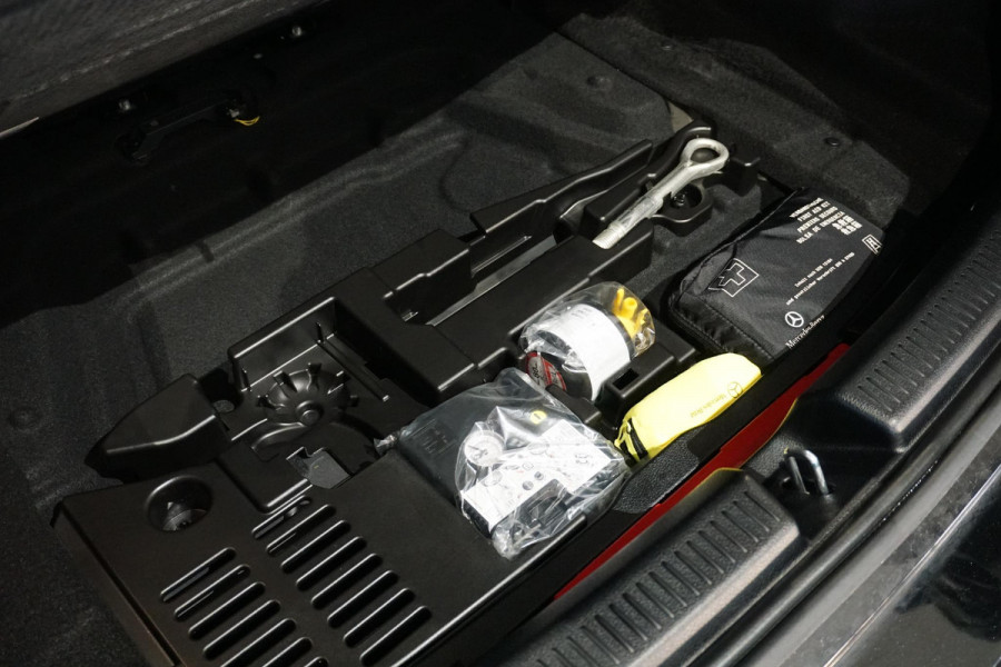 Mercedes-Benz A-Klasse 180 136PK + WIDE SCREEN / CAMERA / STOELVERWARMING /