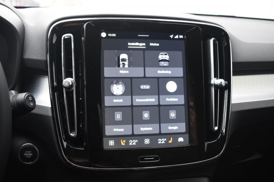 Volvo XC40 B4 211PK Automaat Plus Dark / Navigatie / Adaptive Cruise / Harman Kardon / Stuur- & Stoelverwarming / Elektrische achterklep / Achteruitrijcamera / Elektrische stoelverst. met geheugen / Extra getint glas / Microtech/Nubuck