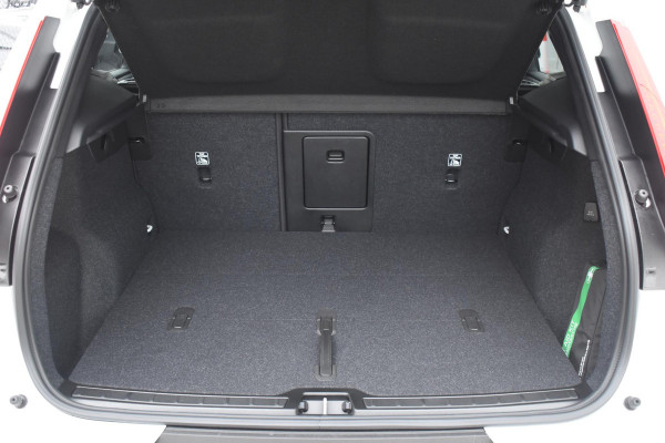Volvo XC40 B4 211PK Automaat Plus Dark / Navigatie / Adaptive Cruise / Harman Kardon / Stuur- & Stoelverwarming / Elektrische achterklep / Achteruitrijcamera / Elektrische stoelverst. met geheugen / Extra getint glas / Microtech/Nubuck