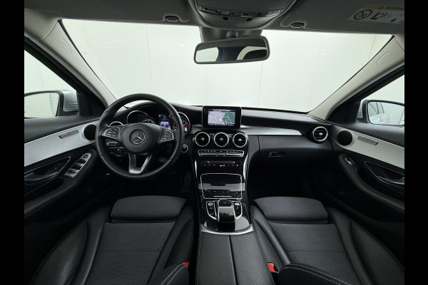 Mercedes-Benz C-Klasse Estate 180T 157PK Automaat Premium Plus Trekhaak Adap.Cruise Distronic Plus Navi Ecc Pdc Led Stoelverwarming Elek.Stoelen Elek.Achterklep Isofix Lmv 19" Bluetooth