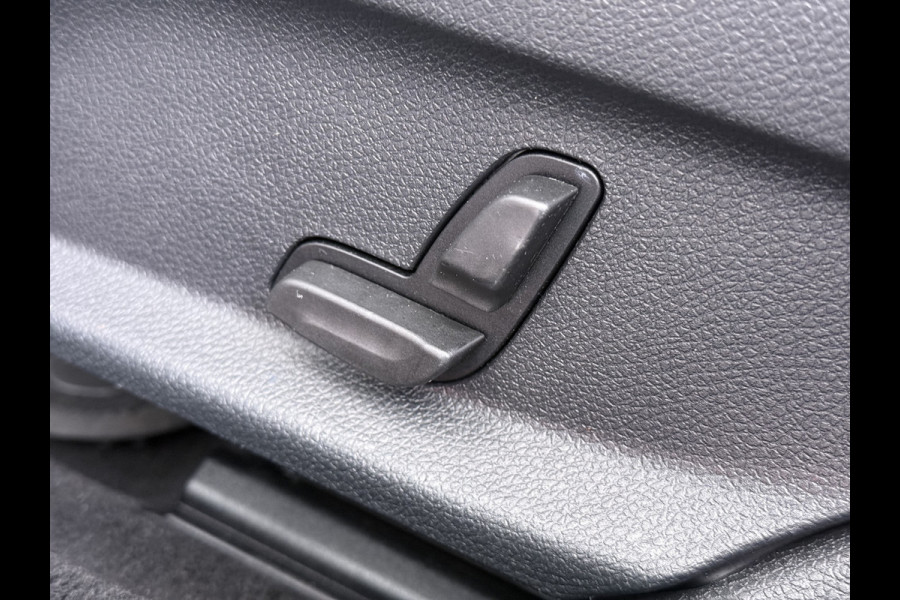 Mercedes-Benz C-Klasse Estate 180T 157PK Automaat Premium Plus Trekhaak Adap.Cruise Distronic Plus Navi Ecc Pdc Led Stoelverwarming Elek.Stoelen Elek.Achterklep Isofix Lmv 19" Bluetooth