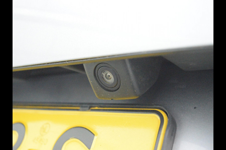 Citroën C4 Cactus 1.2 PureTech Shine TREKHAAK | NAVIGATIE & CARPLAY | CAMERA MET SENSOREN | E.C.C. |