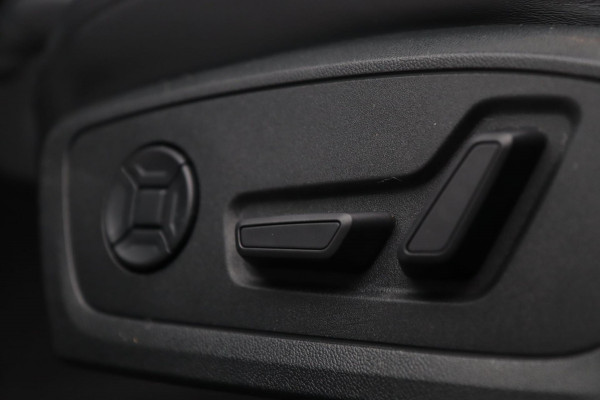 Audi A6 Avant 55 TFSI e 3x S Line Quattro Competition / PANO / MEMORY / B&O / KEYLESS / CAMERA