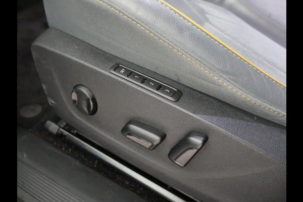 Škoda ENYAQ iV 80 + 360 CAMERA | ADAPTIVE CRUISE | TREKHAAK | SFEERVERLICHTING | CARPLAY | STUURVERW.