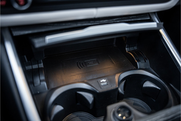 BMW 3-serie 330e High Executive - M Sport | Panorama | H&K | Memory | ACC