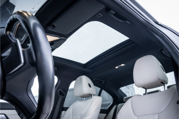 BMW 3-serie 330e High Executive - M Sport | Panorama | H&K | Memory | ACC