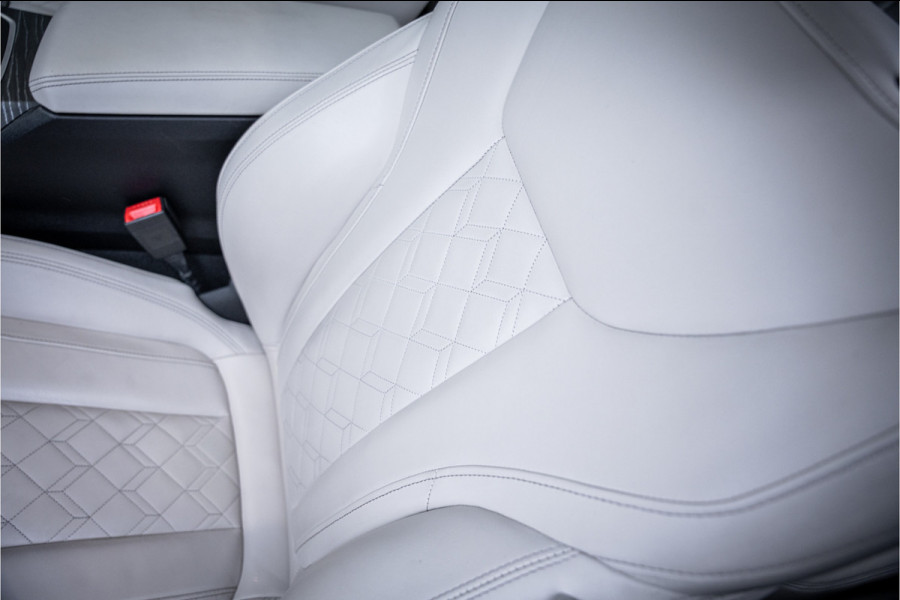 BMW 3-serie 330e High Executive - M Sport | Panorama | H&K | Memory | ACC