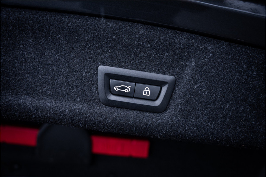 BMW 3-serie 330e High Executive - M Sport | Panorama | H&K | Memory | ACC