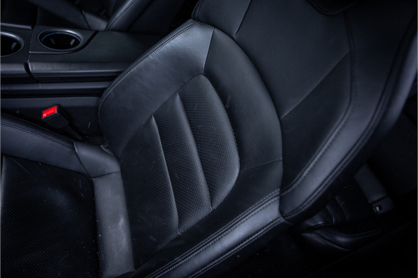 Porsche Taycan Performance 84 kWh - Origineel NL | Panorama | Sport Chrono + | Bose | Memory | Lift