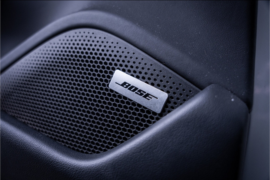 Porsche Taycan Performance 84 kWh - Origineel NL | Panorama | Sport Chrono + | Bose | Memory | Lift