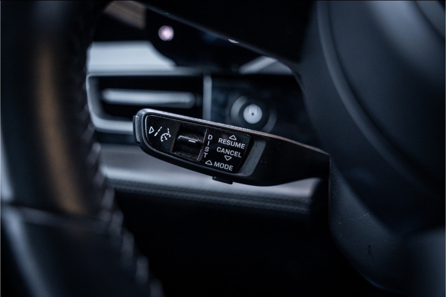 Porsche Taycan Performance 84 kWh - Origineel NL | Panorama | Sport Chrono + | Bose | Memory | Lift