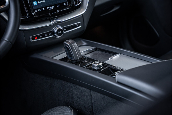 Volvo XC60 2.0 Recharge T8 AWD R-Design - Luchtvering | Panorama | H&K | Memory | 360 Camera