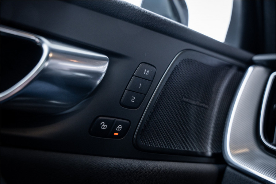 Volvo XC60 2.0 Recharge T8 AWD R-Design - Luchtvering | Panorama | H&K | Memory | 360 Camera