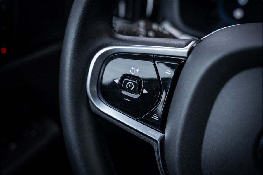 Volvo XC60 2.0 Recharge T8 AWD R-Design - Luchtvering | Panorama | H&K | Memory | 360 Camera