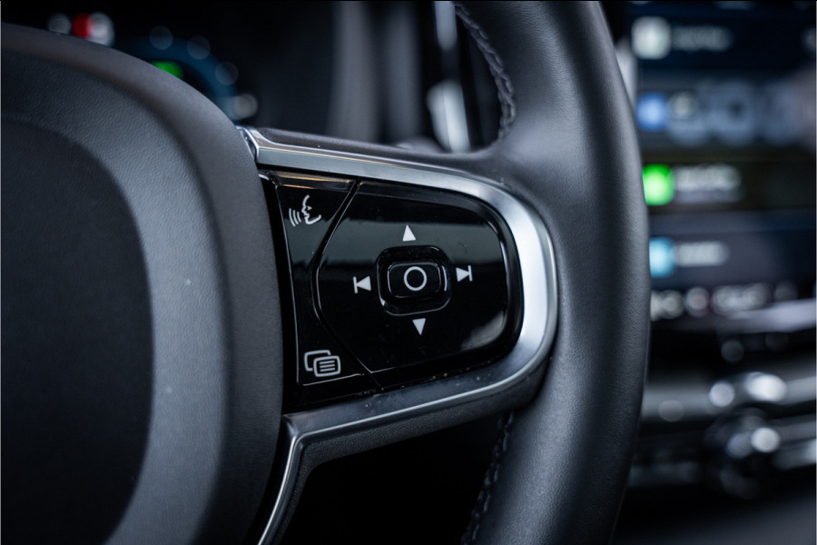 Volvo XC60 2.0 Recharge T8 AWD R-Design - Luchtvering | Panorama | H&K | Memory | 360 Camera