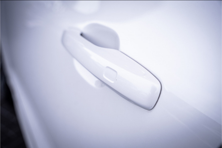 Volvo XC60 2.0 Recharge T8 AWD R-Design - Luchtvering | Panorama | H&K | Memory | 360 Camera